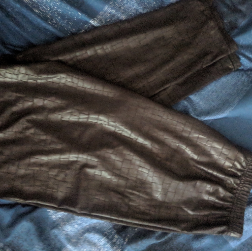 Leather like leggings